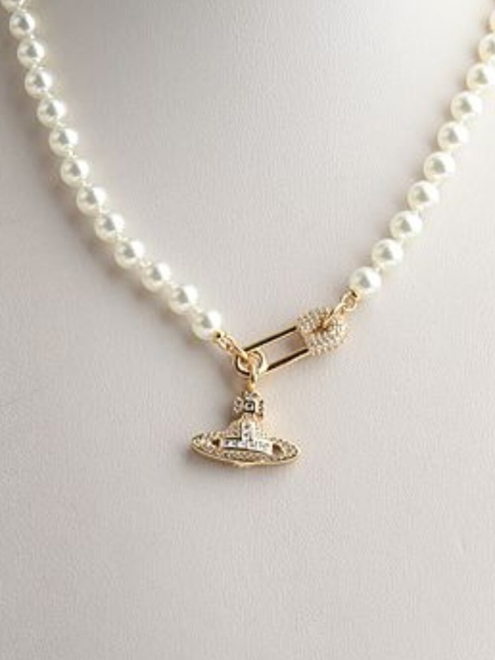 AUTH New VIVIENNE WESTWOOD GOLD Swarovski Pearl w Pave Pin Necklace Ret $463